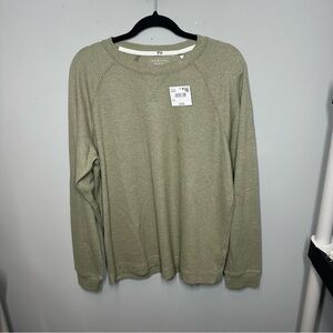 American Eagle Standard Fit Long Sleeve Pullover Sweater in Green